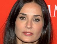 Demi Moore daje przedstawienie na Twitterze