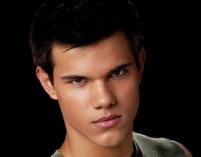 Taylor Lautner przejmuje się plotkami