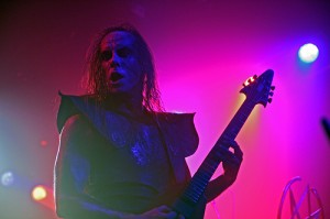 Nergal chce poznać swojego genetycznego bliźniaka